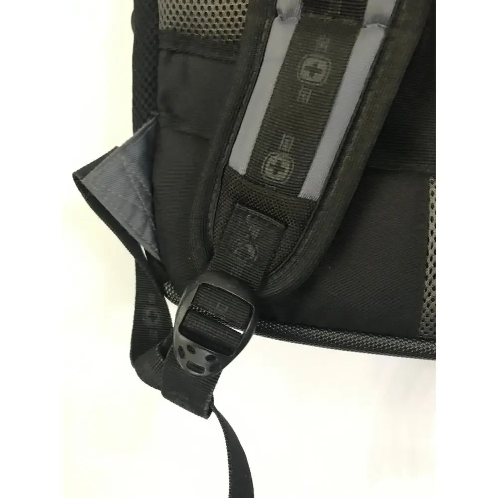 Swiss Gear Wenger Pegasus 17 Inch Laptop Backpack Black Grey TSA model 27306060
